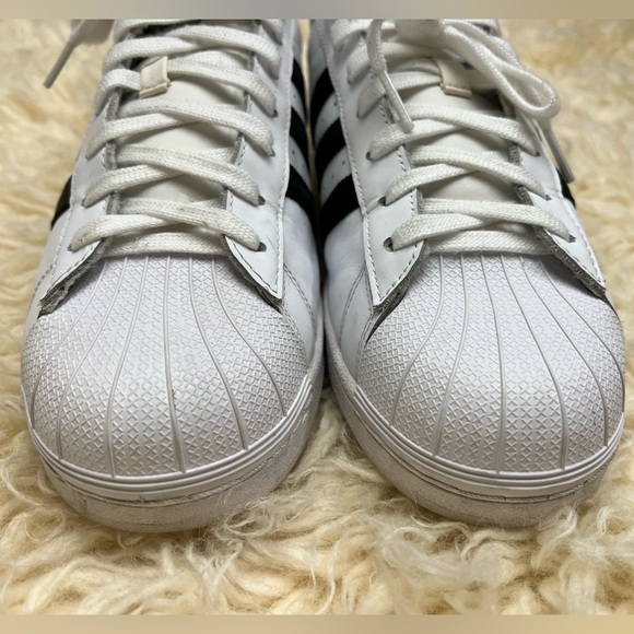 White Adidas Superstar Size 10.5 - Picture 9 of 9
